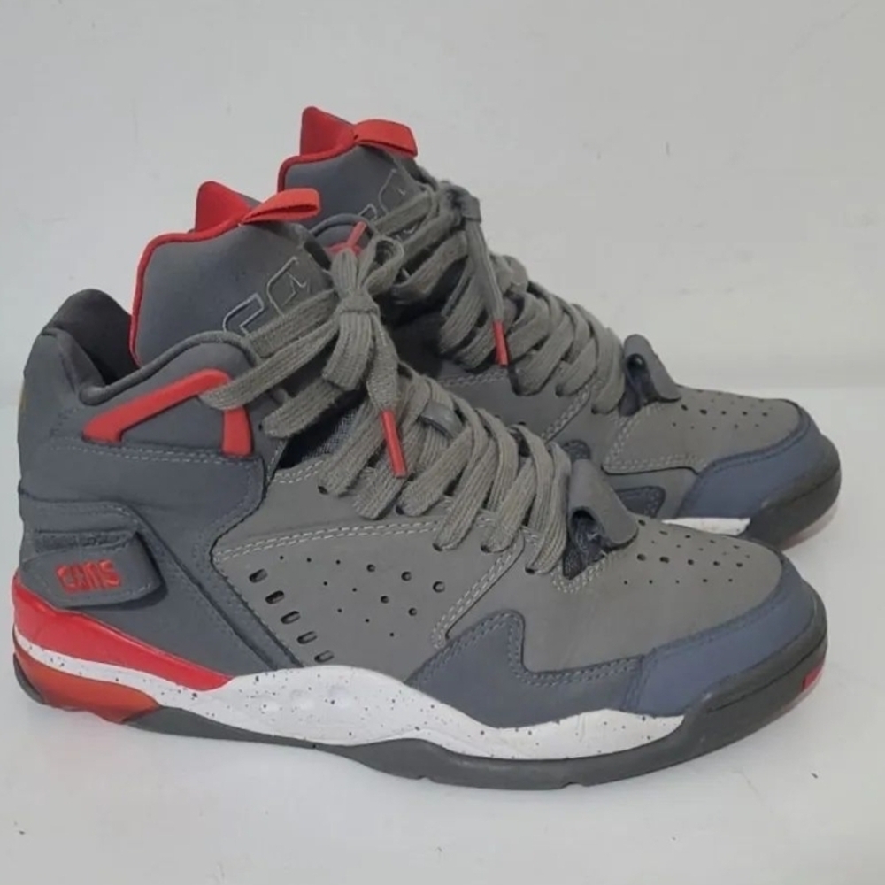 Etnies Men's Sneakers in Gray with Red Highlights